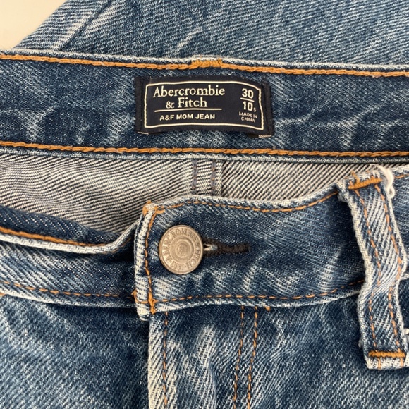 Abercrombie & Fitch Mom Jean - Picture 5 of 5